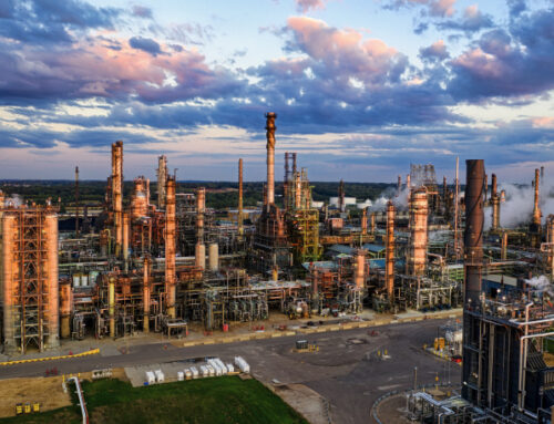 Crude Oil Refining Relies on Top-Performing Falk Gearboxes